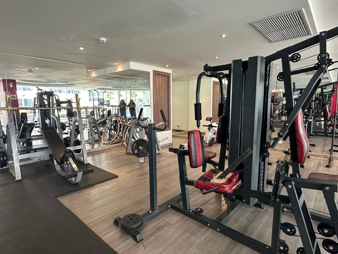 Grand Avenue Suites X Monthstayz Thailand Pattaya Zewnętrze zdjęcie