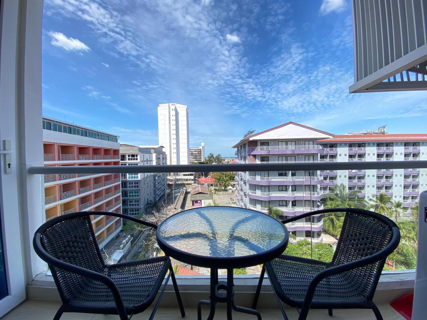 Grand Avenue Suites X Monthstayz Thailand Pattaya Zewnętrze zdjęcie
